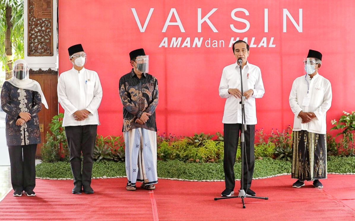 Presiden Joko Widodo, Vaksin AstraZeneca Siap untuk Pesantren di Jatim