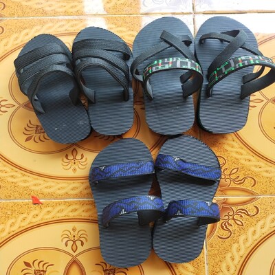 OPOP Jatim, Ponpes Darul Falah Sampang Produksi Sandal Jepit Karet